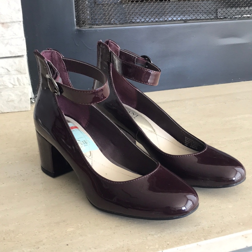 2.5 inch maroon Work professional heels